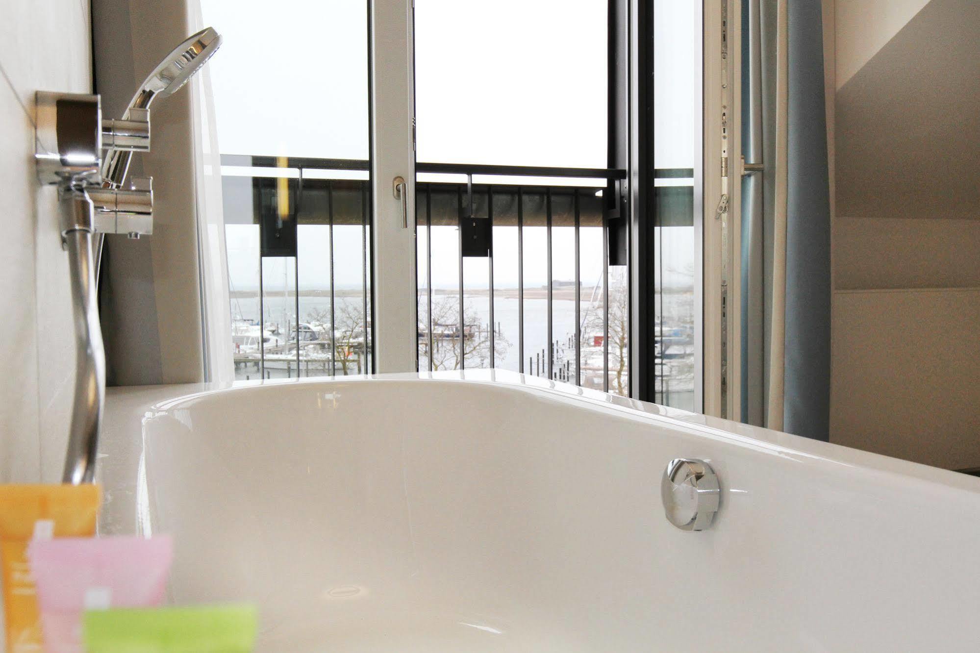 Hafenhotel Meereszeiten Heiligenhafen Exteriér fotografie