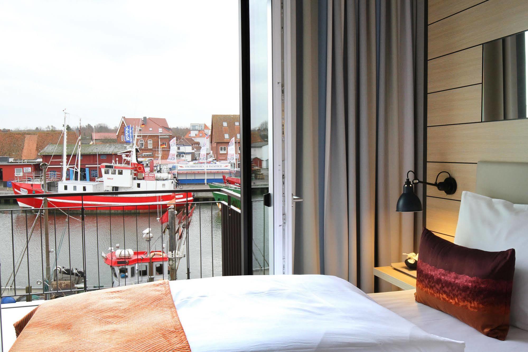 Hafenhotel Meereszeiten Heiligenhafen Exteriér fotografie